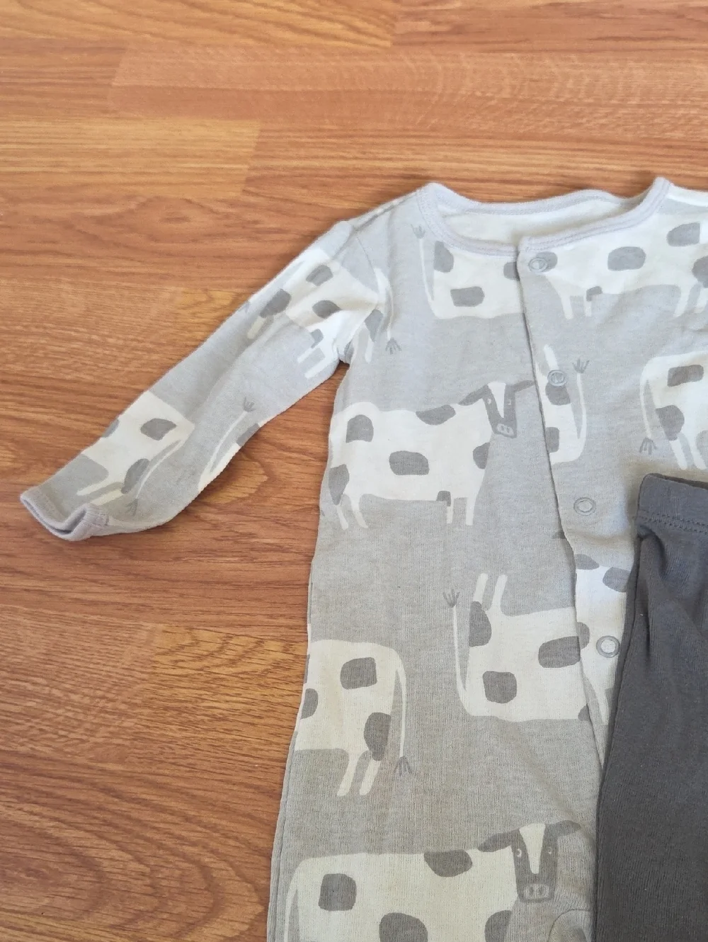 Carter's 6 Months Neutral Cow Bodysuit Footie and Pants 2pc Gray Farm New